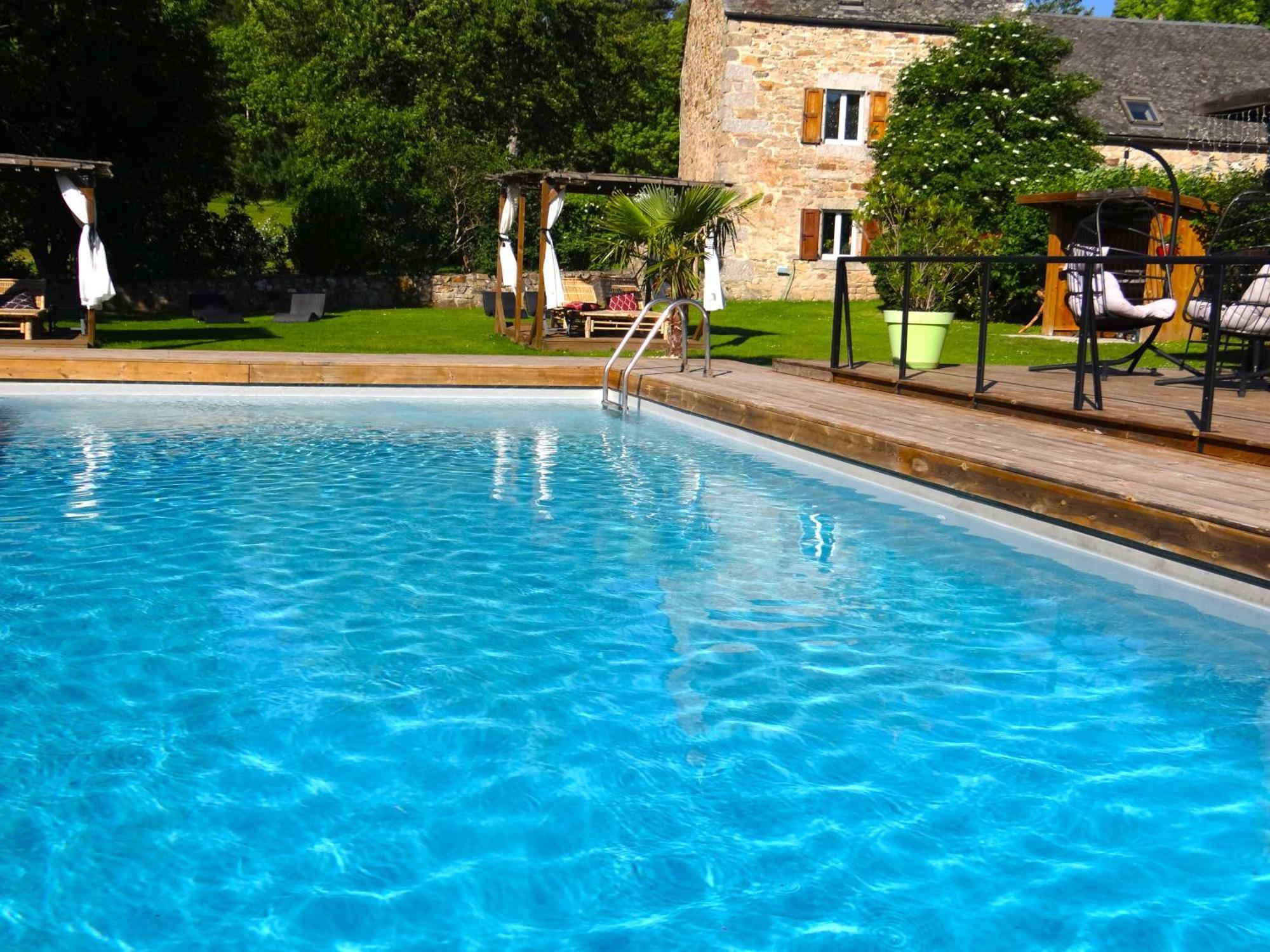 La Maison De Gilbert Jacuzzi Piscine Chauffee Selon Saison Chaudes-Aigues Exterior photo
