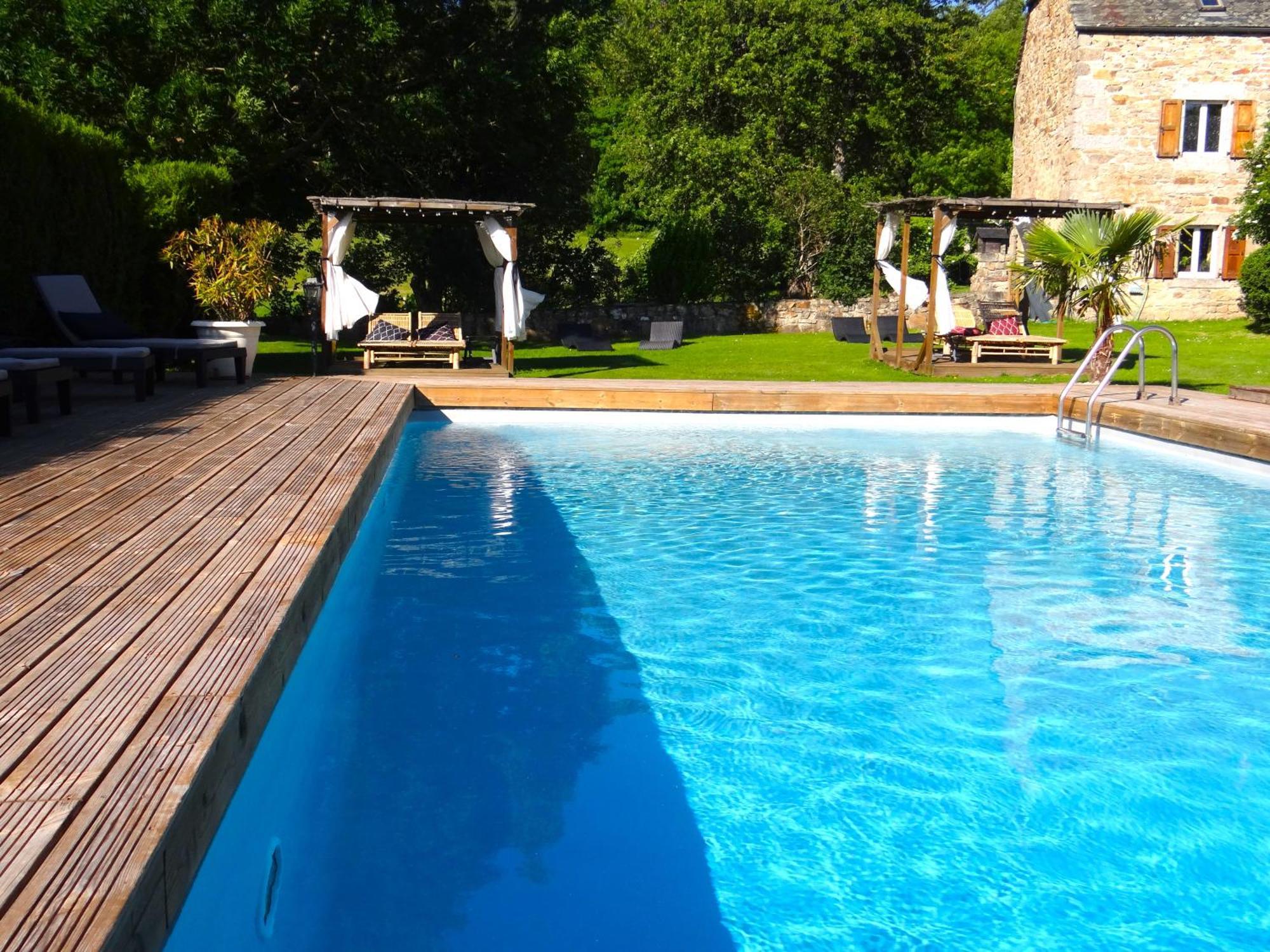 La Maison De Gilbert Jacuzzi Piscine Chauffee Selon Saison Chaudes-Aigues Exterior photo